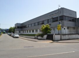 PROMINENT INDUSTRIAL UNIT, 26,000 SQ FT - FREEHOLD FOR SALE