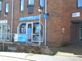 Town Centre Class E, Business Premises, 815 sq ft with Parking - TO LET