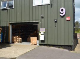 MODERN, BUSINESS/WAREHOUSE PREMISES - 2,000 SQ FT - TO LET