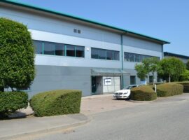 16,200 SQ FT INDUSTRIAL PREMISES, SECURED SITE, YARD/PARKING - AVAILABLE ON NEW LEASE - TO LET