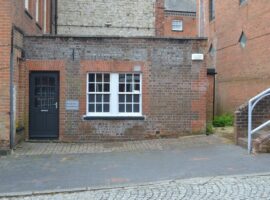 400 SQ FT, TOWN CENTRE OFFICE, CLASS E BUSINESS USE, TO LET OR FOR SALE