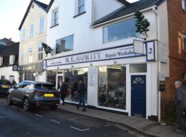 RETAIL/BUSINESS PREMISES WITH LIVING ACCOMMODATION - FREEHOLD FOR SALE