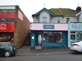 RESTAURANT/BAR PREMISES - 1,830 SQ FT, PROMINENT TRADING POSITION, FREEHOLD FOR SALE, MAY LET