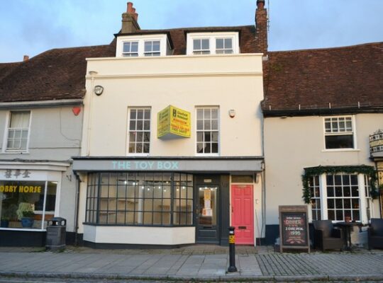 800 SQ FT RETAIL/BUSINESS PREMISES WITH 600 SQ FT S/C UPPER FLOORS (CLASS E USE) - FREEHOLD FOR SALE - Due to Business Relocation
