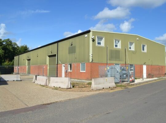 11,632 SQ FT INDUSTRIAL UNIT, WITH YARD/AMPLE PARKING - LEASEHOLD
