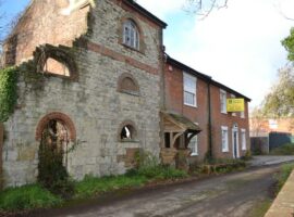 3,500 SQ FT (CLASS E) BUSINESS PREMISES WITH STORAGE, OFFICES AND PRIVATE YARD, FREEHOLD FOR SALE