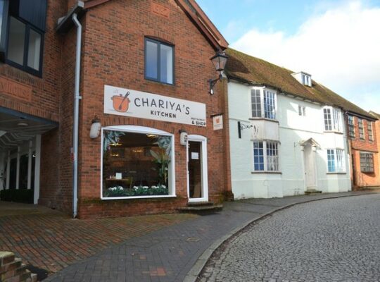 FITTED RESTAURANT PREMISES - 1,200 SQ FT - AVAILABLE ON NEW LEASE